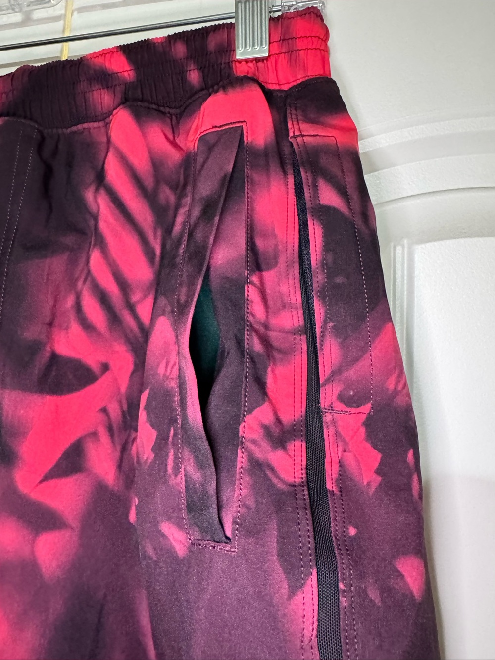 Lululemon Men's Surge Lined Shorts 7" Size Medium - Picture 6 of 16